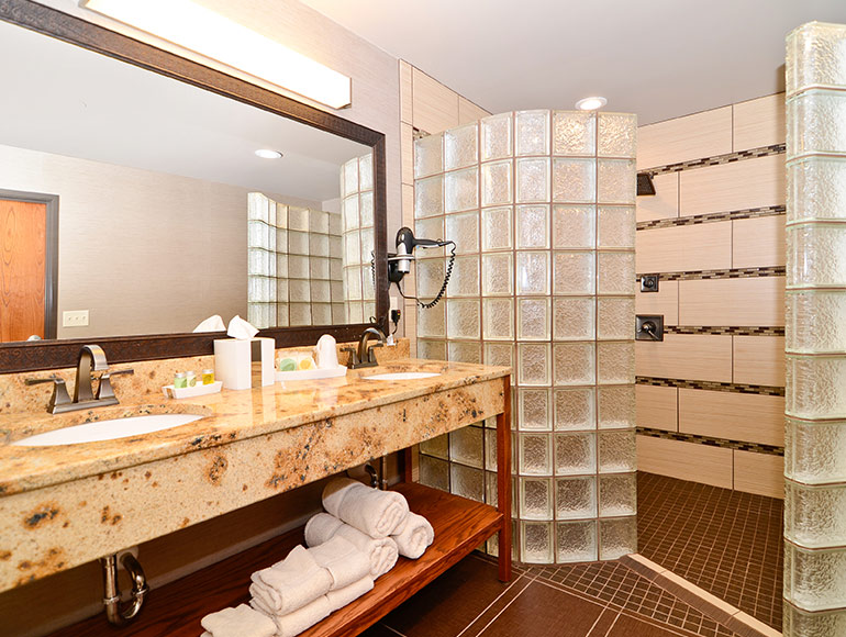 Executive Jacuzzi Suite 5