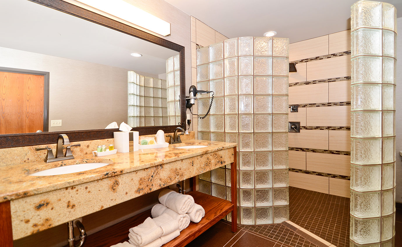 Executive Jacuzzi Suite 5