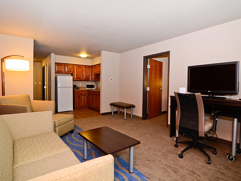 One Bedroom King Suite – Kitchenette 1