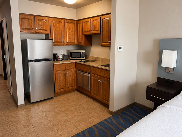 Two Queen Studio – Kitchenette 3